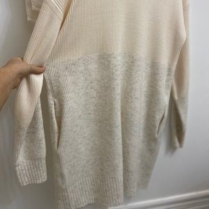 LuLuLemon Sweater with pockets